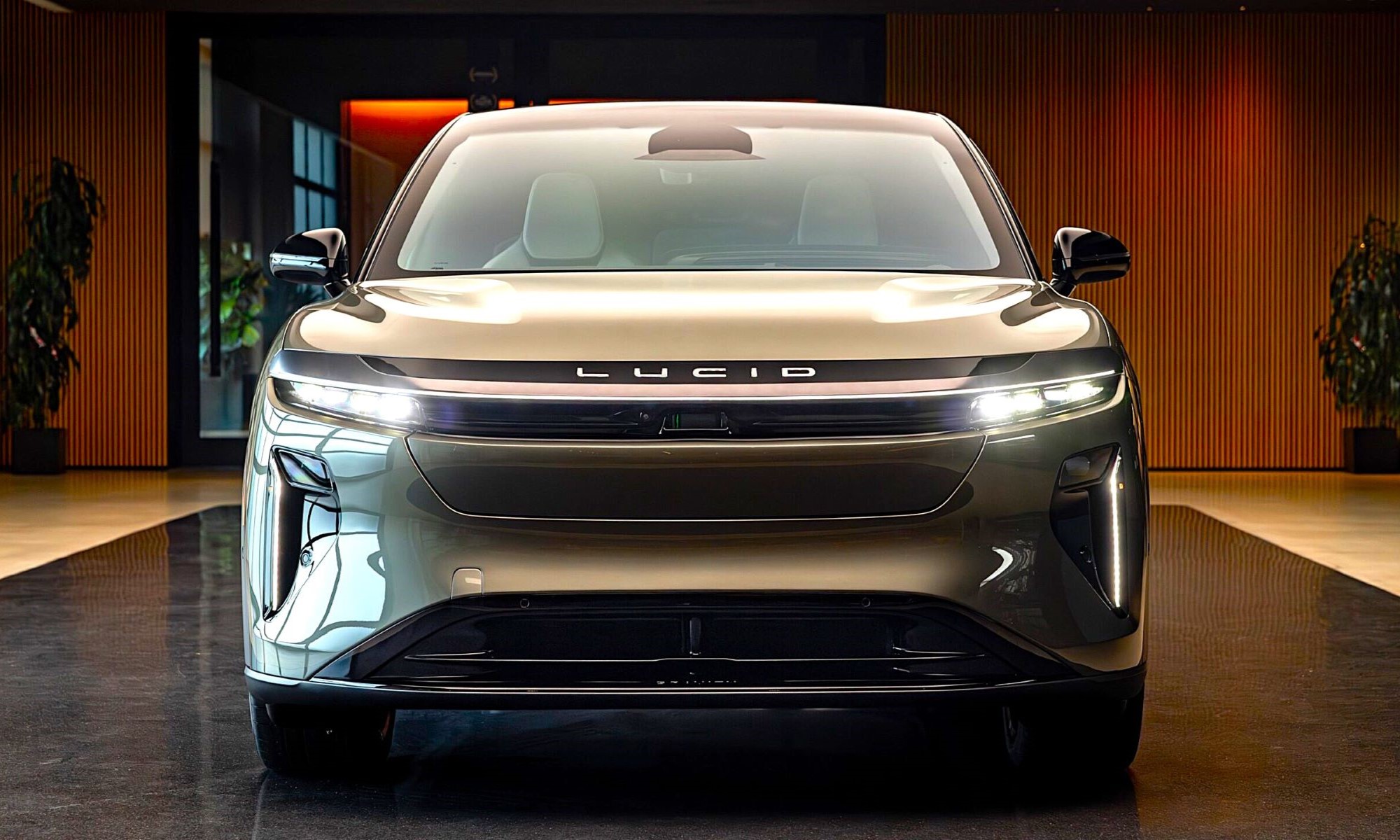 El 'mejor SUV eléctrico del mundo' es una alternativa al Tesla Model X, pero la empresa no está entregando las primeras unidades en el plazo previsto.