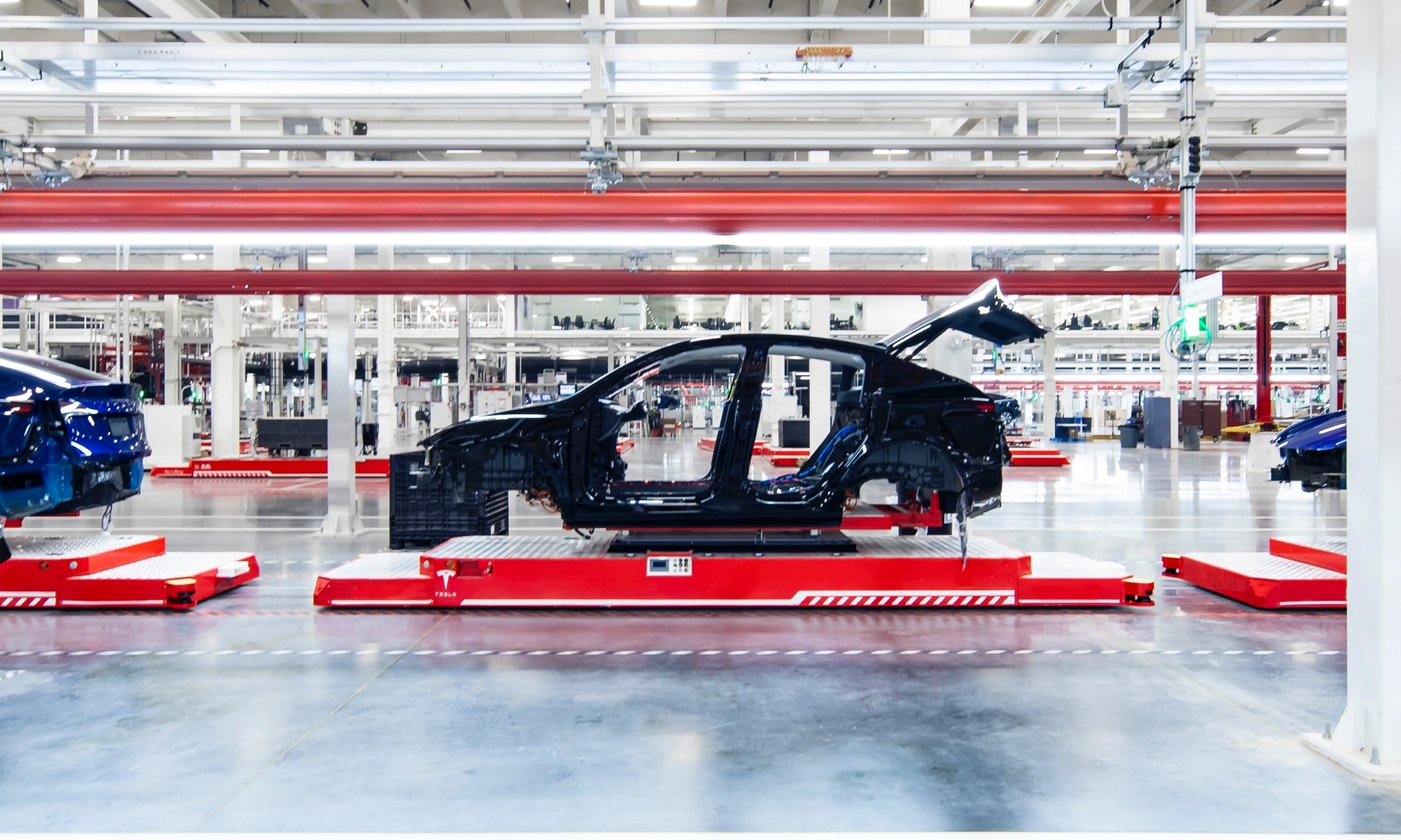Tesla ha pedido a sus trabajadores que no acudan a la planta o que se lo tomen con calma.