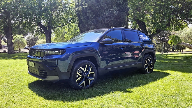 Jeep compass rival Toyota RV4 10700 euros rebaja (6) Jeep compass rival Toyota RV4 10700 euros rebaja (6)