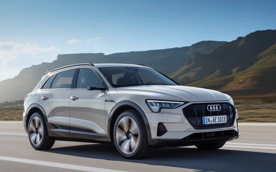  El Audi e-tron y el Tesla Model X son los coches eléctricos con mejor valor de reventa 