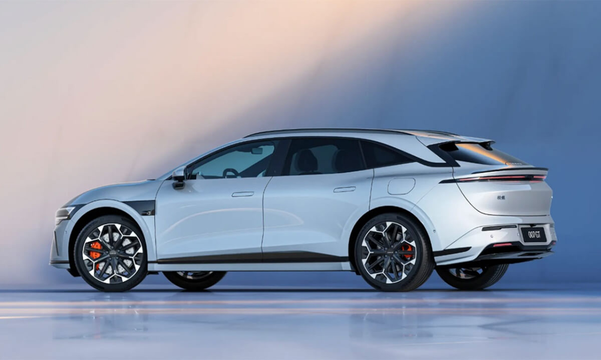 Con 825 km de autonomía, este coche eléctrico familiar ha superado las expectativas de la marca china.