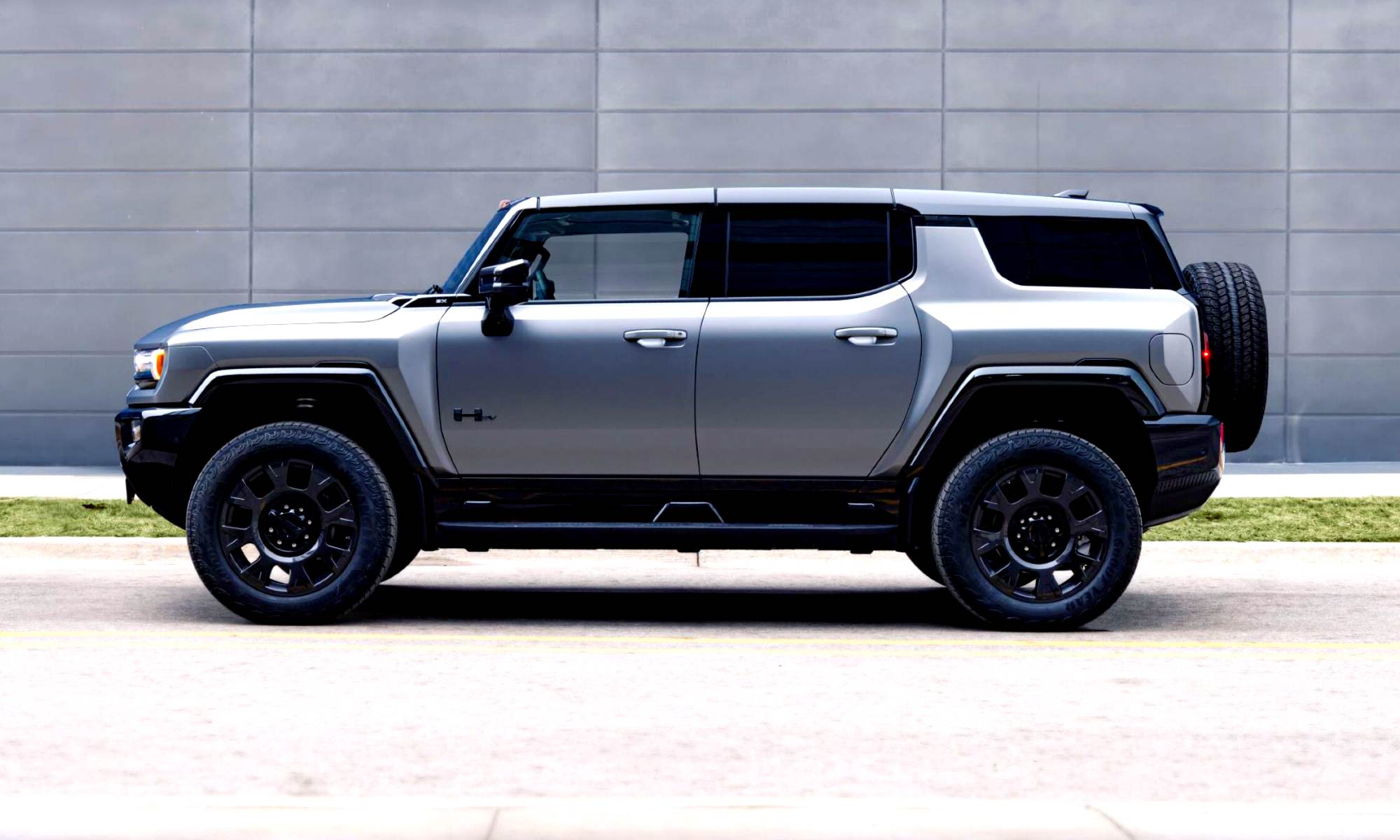 HUMMER EV 2026