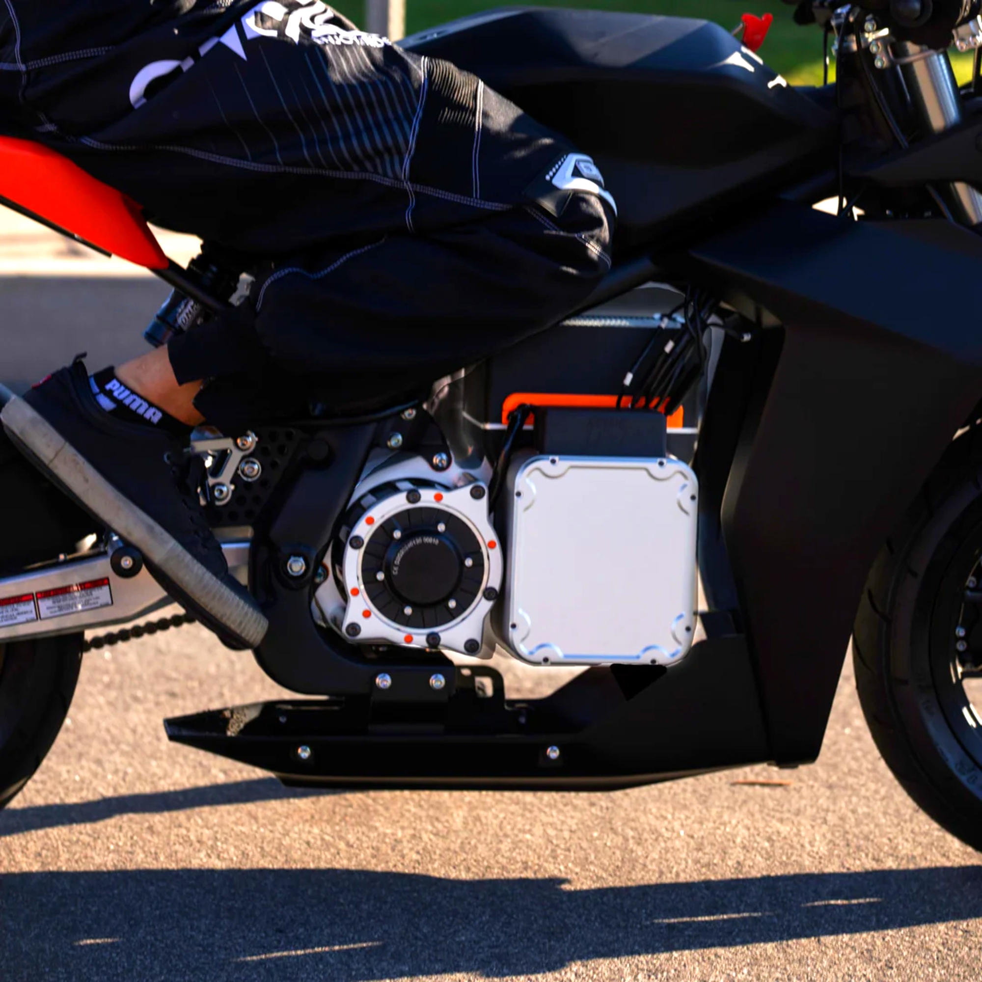 Este motor se acopla en los chasis diseñados para los modelos Base 50. Este motor se acopla en los chasis diseñados para los modelos Base 50.