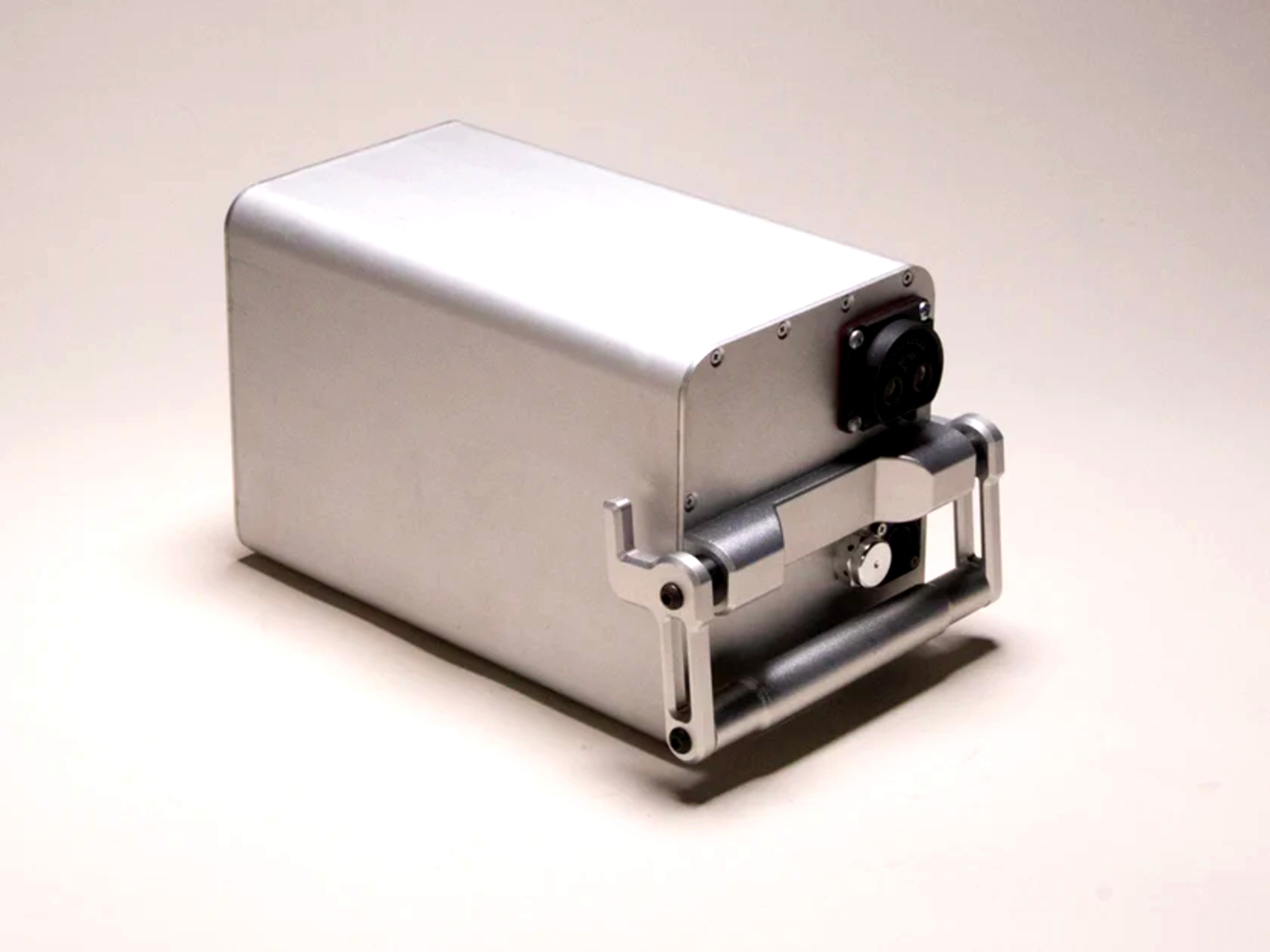 La batería tiene 2.160 Wh de capacidad. La batería tiene 2.160 Wh de capacidad.