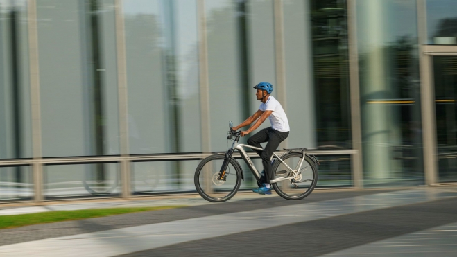 Error: con una NO Pedelec tenemos que rodar por las vías y no por los lugares para bicicletas. Error: con una NO Pedelec tenemos que rodar por las vías y no por los lugares para bicicletas.