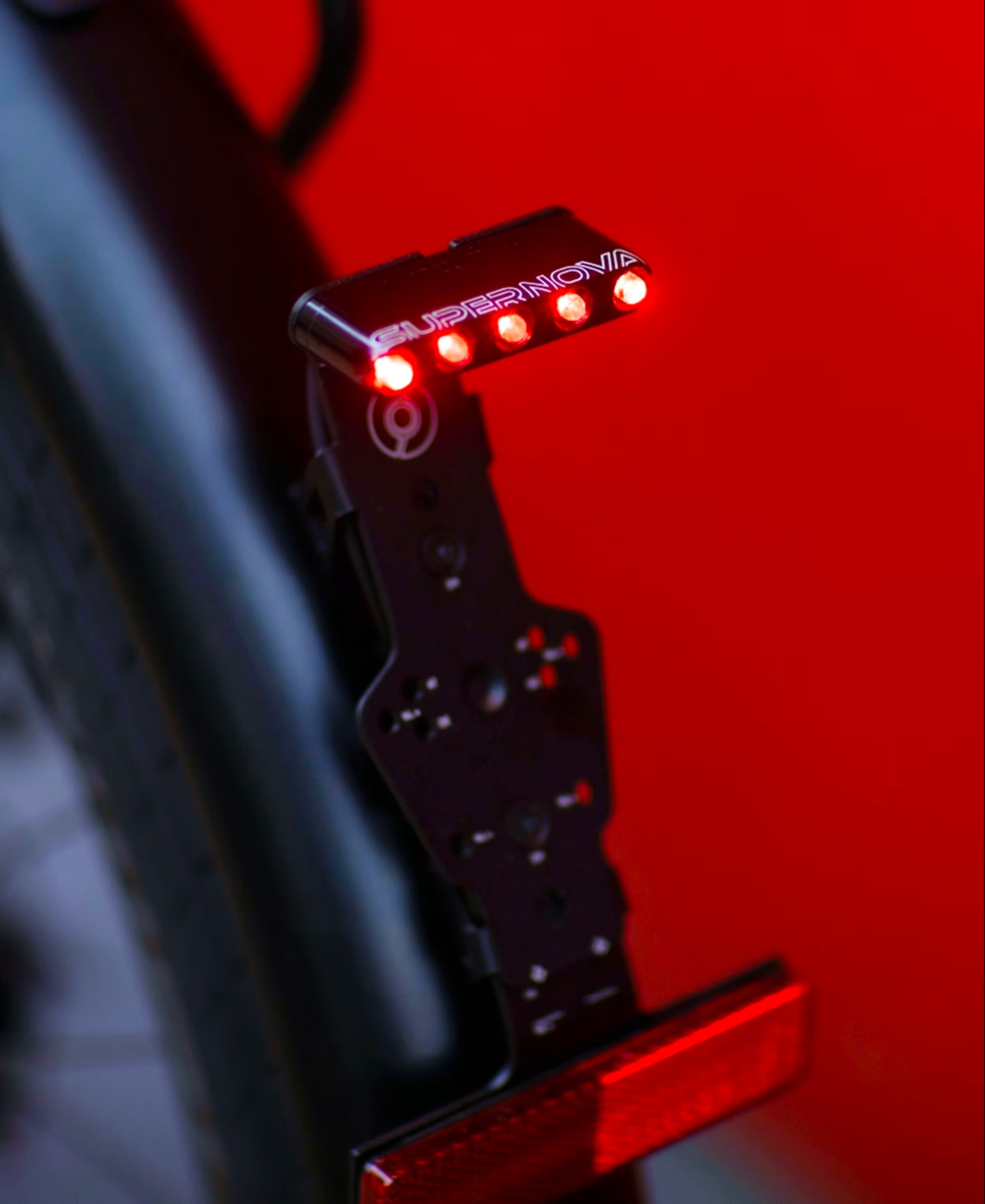 Una Speed Pedelec: portamatrículas y luz trasera (con función de frenado), Una Speed Pedelec: portamatrículas y luz trasera (con función de frenado),