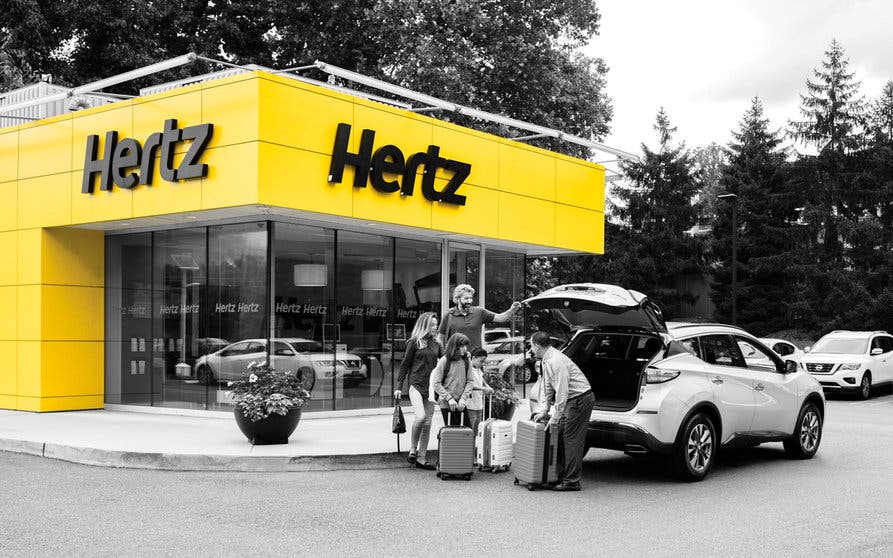  Hertz, la compañía de alquiler de coches se declara en bancarrota. 