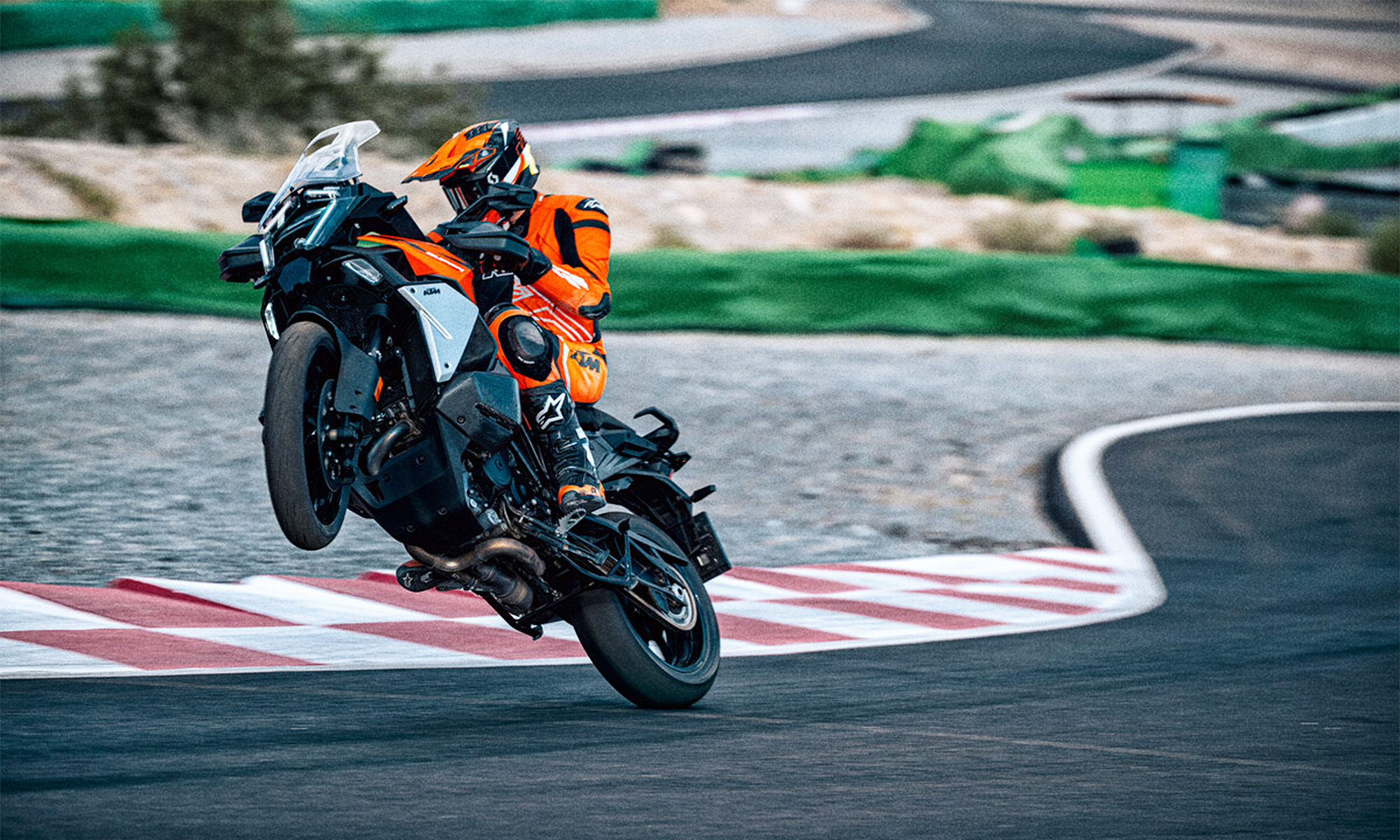 ktm salva bancarrota bajaj 1