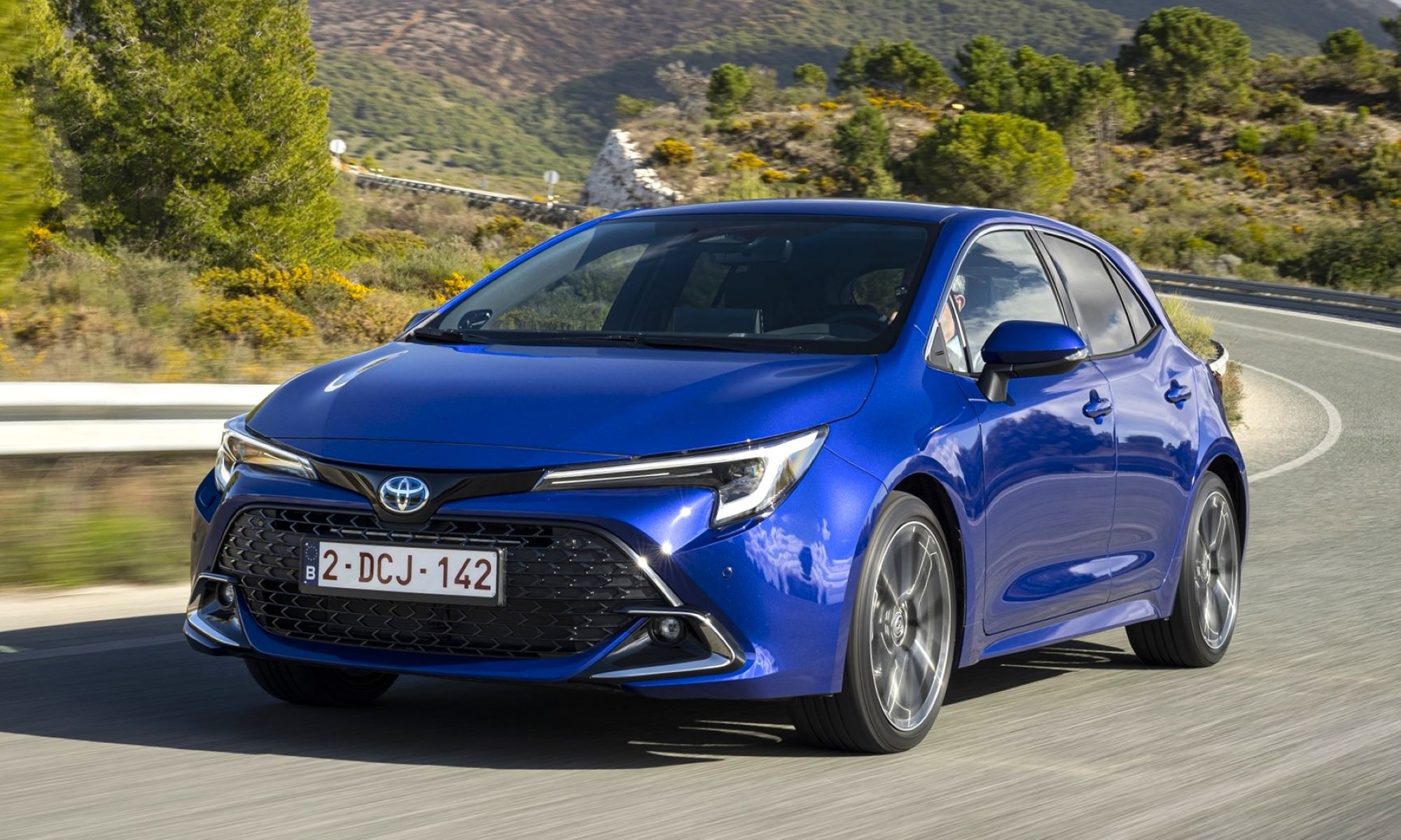 El Toyota Corolla, el coche híbrido más vendido en España, se puede conseguir ahora algo más barato gracias a la oferta de la marca.