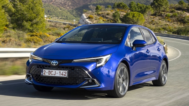 El Toyota Corolla, el coche híbrido más vendido en España, se puede conseguir ahora algo más barato gracias a la oferta de la marca.