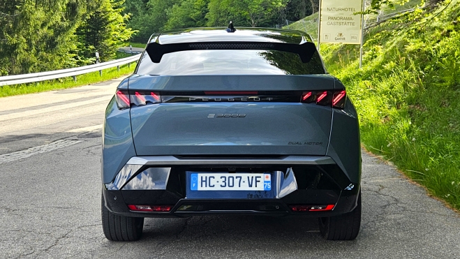 PEUGEOT E 3008 DUAL MOTOR SUV electrico agil mas potencia (9) PEUGEOT E 3008 DUAL MOTOR SUV electrico agil mas potencia (9)