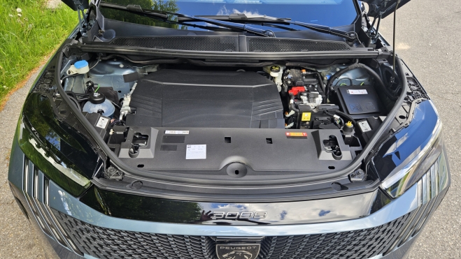 PEUGEOT E 3008 DUAL MOTOR SUV electrico agil mas potencia (8) PEUGEOT E 3008 DUAL MOTOR SUV electrico agil mas potencia (8)