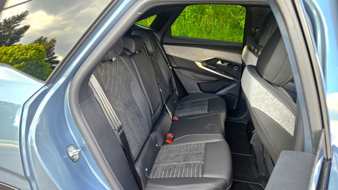PEUGEOT E 3008 DUAL MOTOR SUV electrico agil mas potencia (12) PEUGEOT E 3008 DUAL MOTOR SUV electrico agil mas potencia (12)