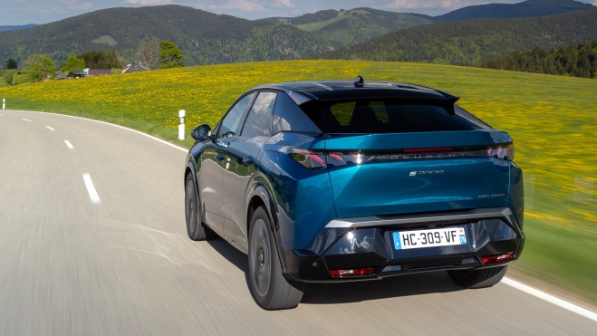 PEUGEOT E 3008 DUAL MOTOR SUV electrico agil mas potencia (4) PEUGEOT E 3008 DUAL MOTOR SUV electrico agil mas potencia (4)