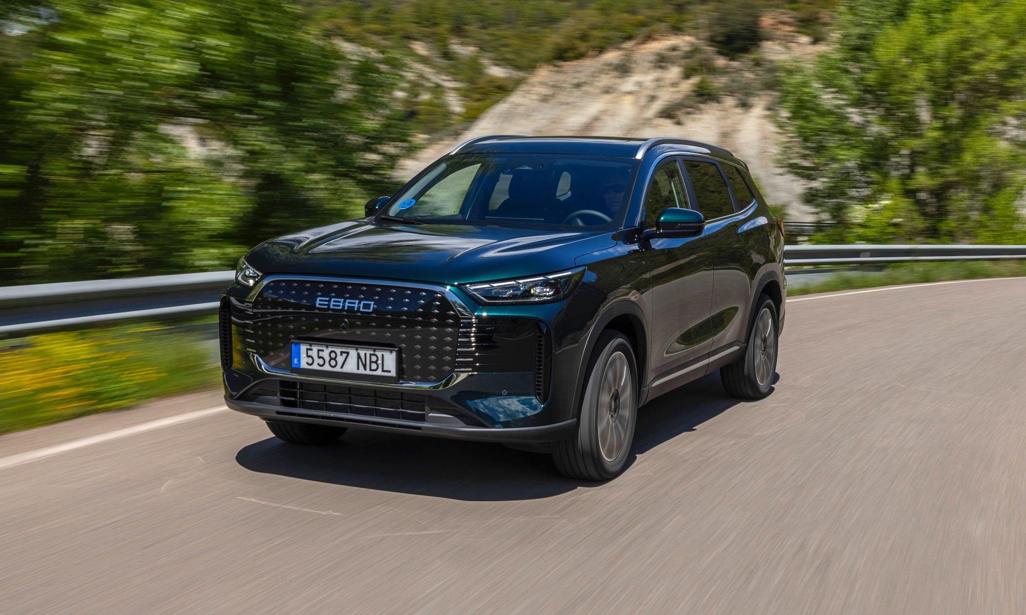 El Ebro s800 PHEV es el modelo más grande y caro de la marca española.