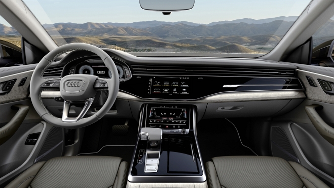 AUDI Q8 4
