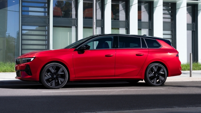 Opel Astra Sports Tourer Electric Lateral
