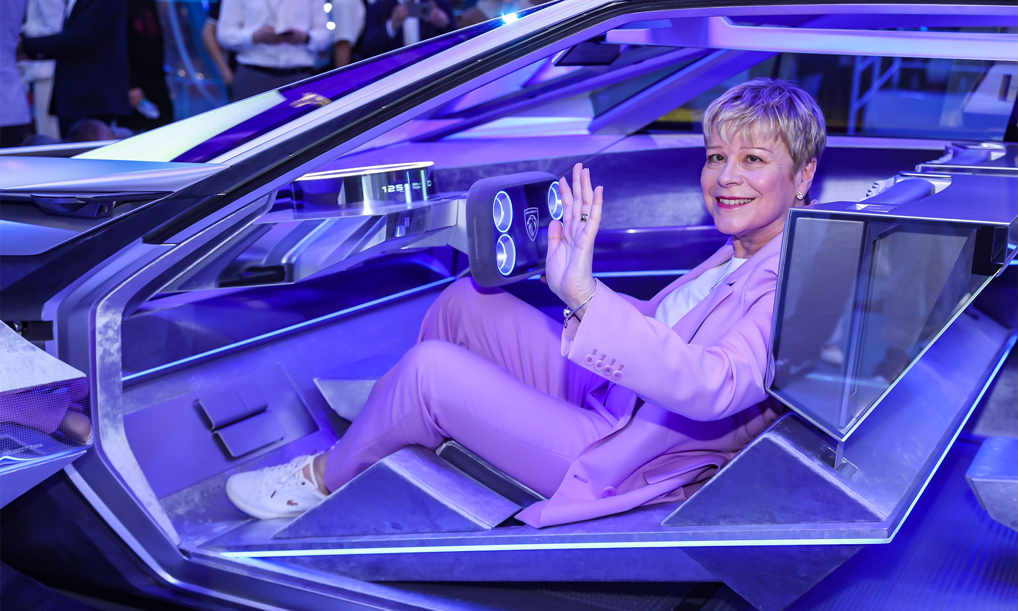 linda jackson ex ceo peugeot problema ayuda coches europa