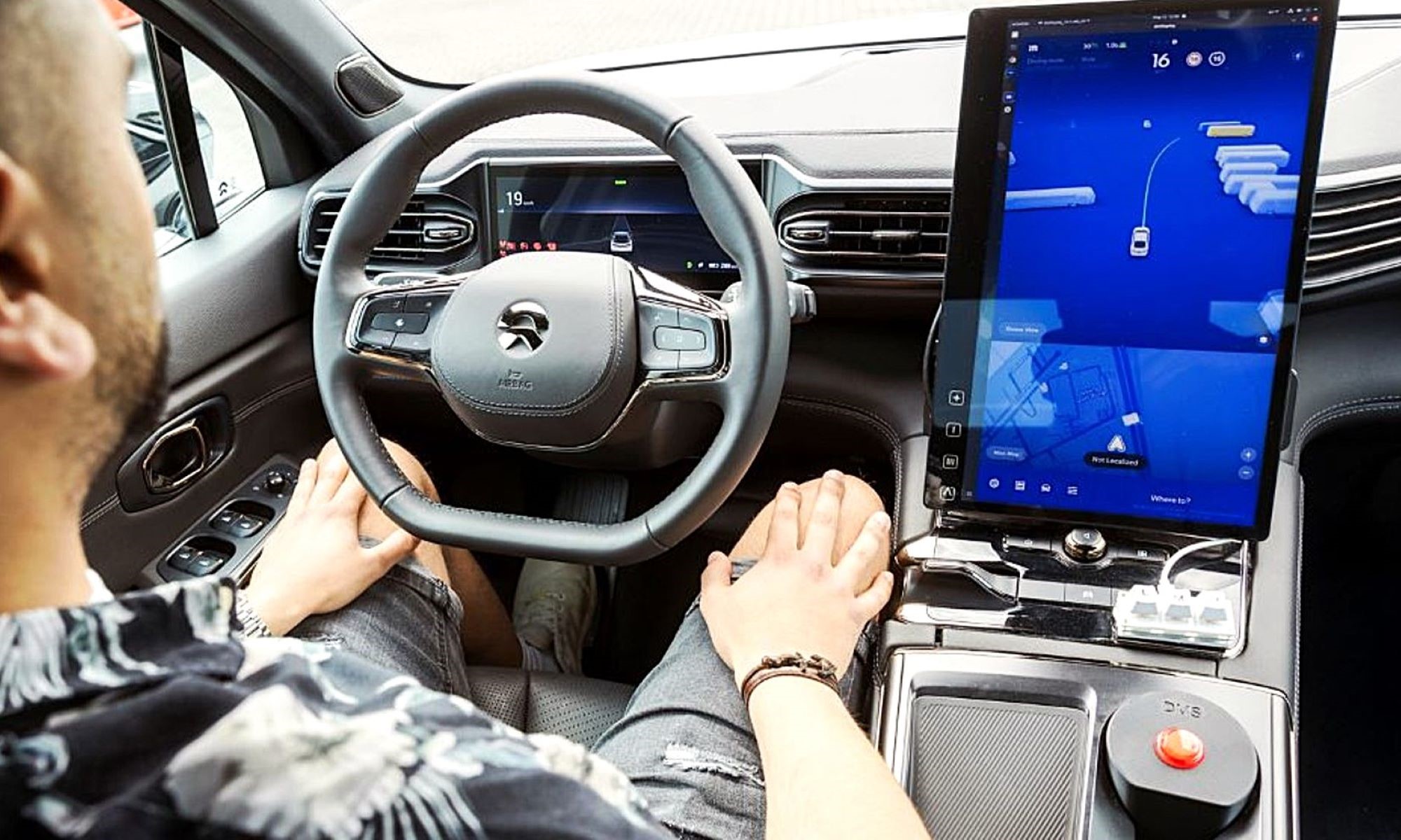 Mientras Tesla vende humo, un fabricante chino ya opera hasta seis coches sin conductor en Alemania.