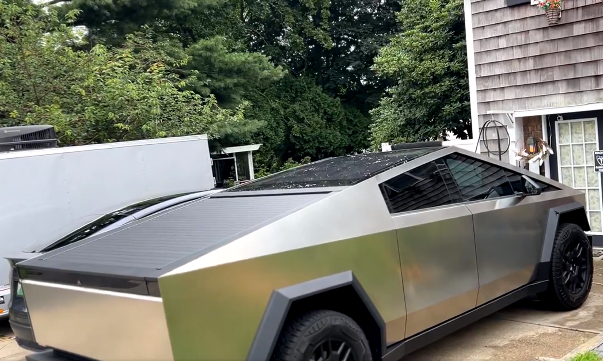 tesla cybertruck accidente conduccion autonoma fsd