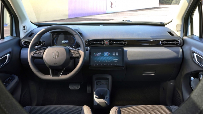Con el descuento por el CAE, ya disponible para toda la gama Leapmotor, el T03 resulta aún más barato: cuesta 11.000 €. Con el descuento por el CAE, ya disponible para toda la gama Leapmotor, el T03 resulta aún más barato: cuesta 11.000 €.