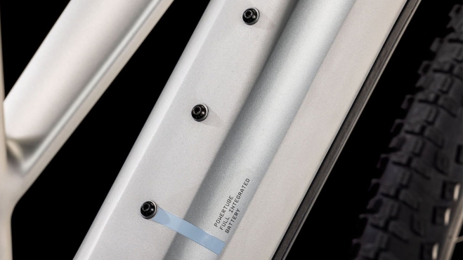 La batería de serie es la Bosch PoerTube de 600 Wh. La batería de serie es la Bosch PoerTube de 600 Wh.