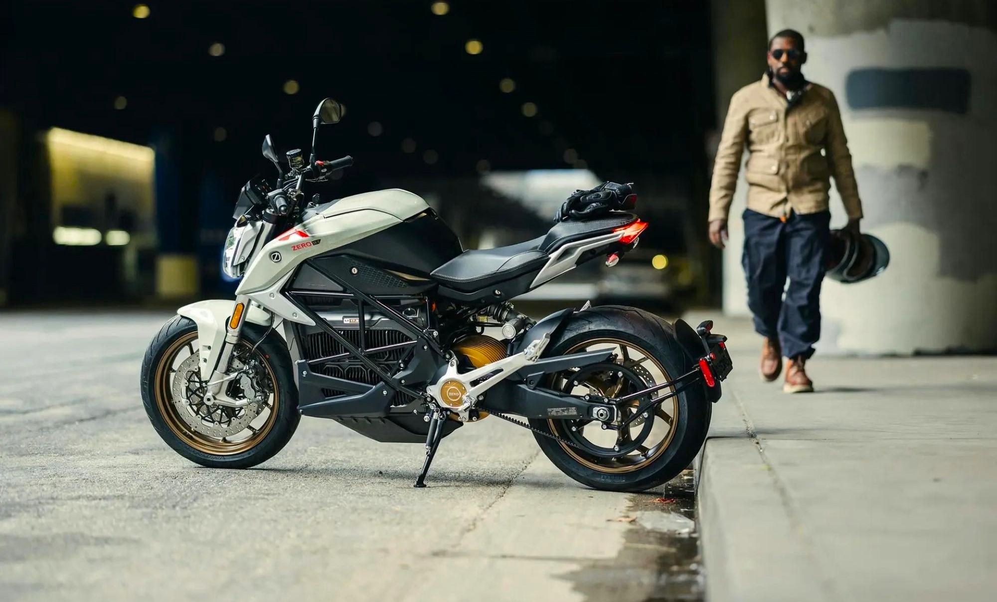 El propulsor de esta moto eléctrica 'naked' ha sido el corazón del renovado coche.