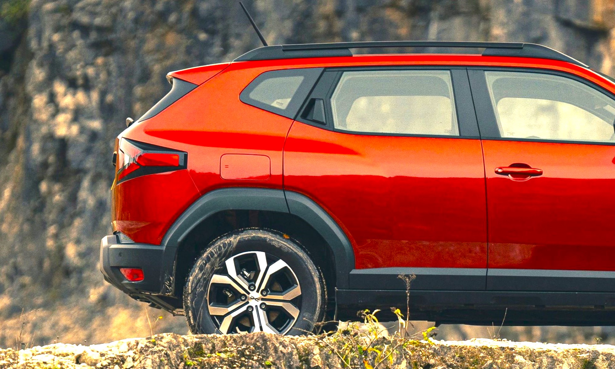 A la venta desde 26.290 euros, este coche está entre los SUV híbridos más baratos que se comercializan en España.