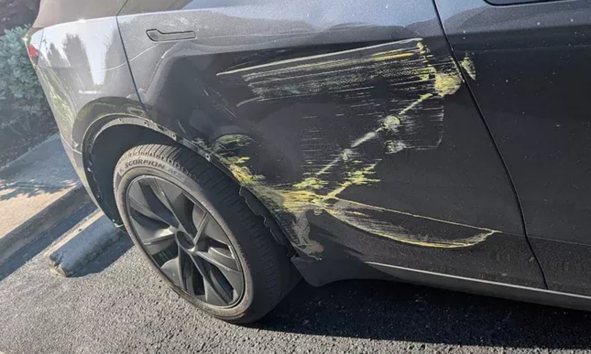Este Model Y ha tenido días mejores, pero no parece un choque tan grave.