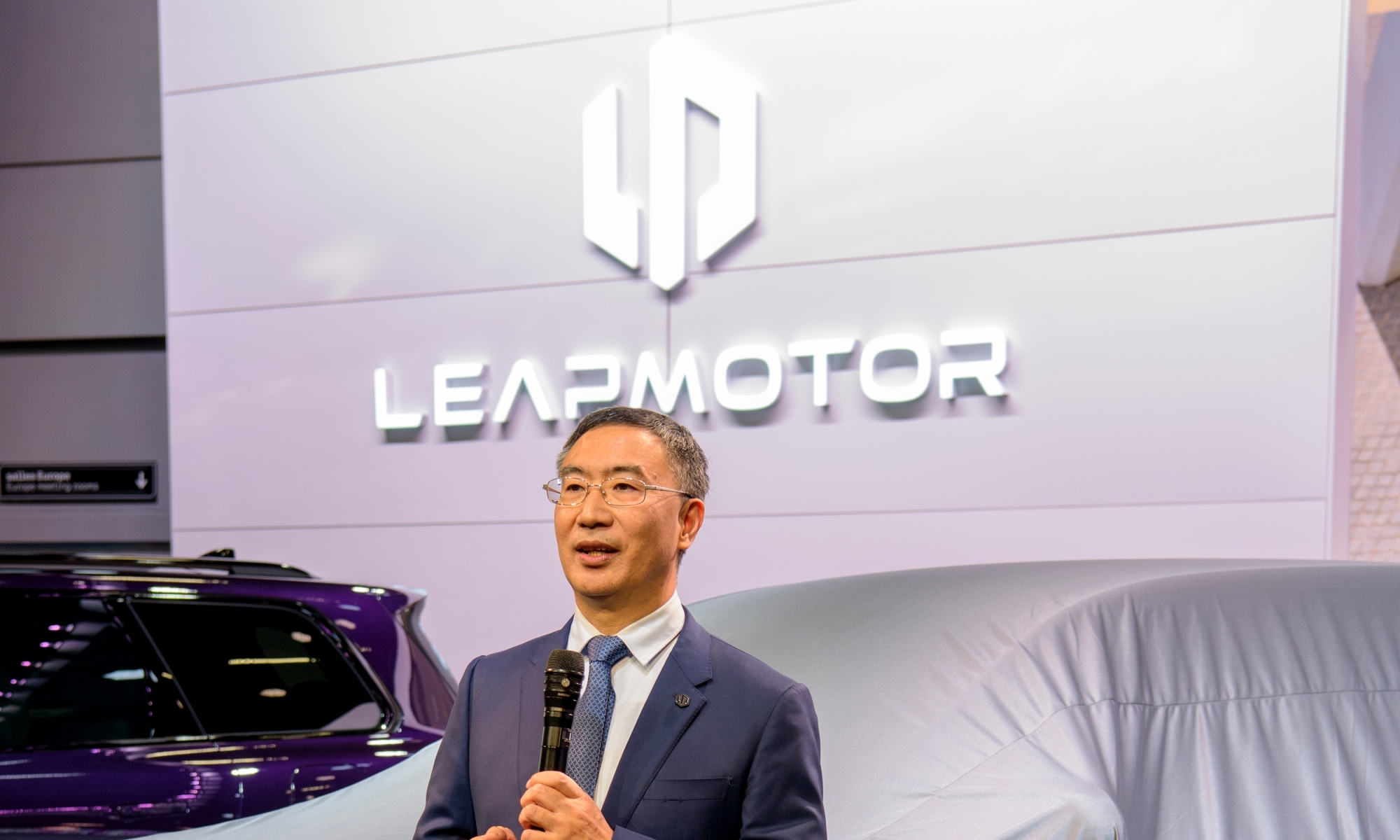 Zhu Jiangming, fundador de Leapmotor, durante una presentación internacional.
