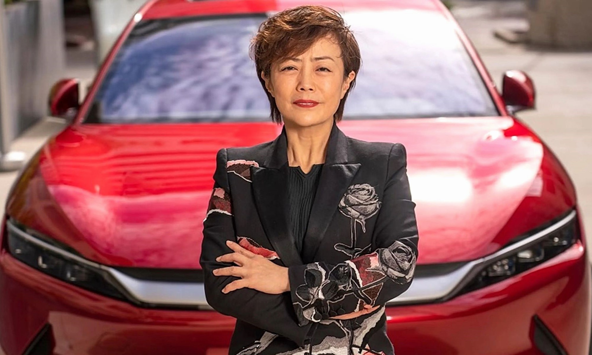 Stella Li, la vicepresidenta de BYD, ha culpado a otros fabricantes de la guerra de precios en China, aunque la han agravado ellos.