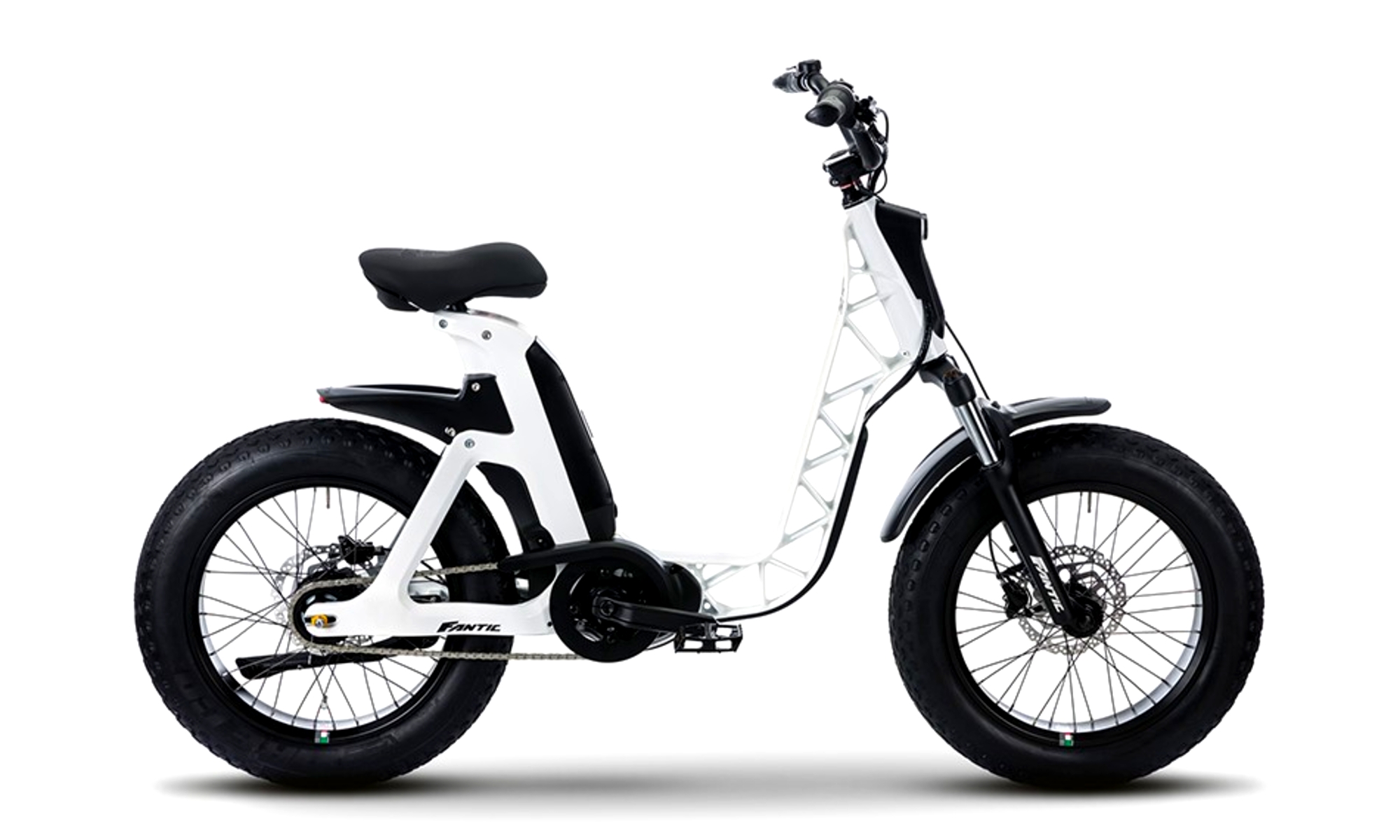 El chasis de esta bicicleta eléctrica proviene del de la Yamaha Booster.