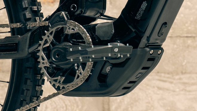 El cubre motor es muy aparente. El cubre motor es muy aparente.