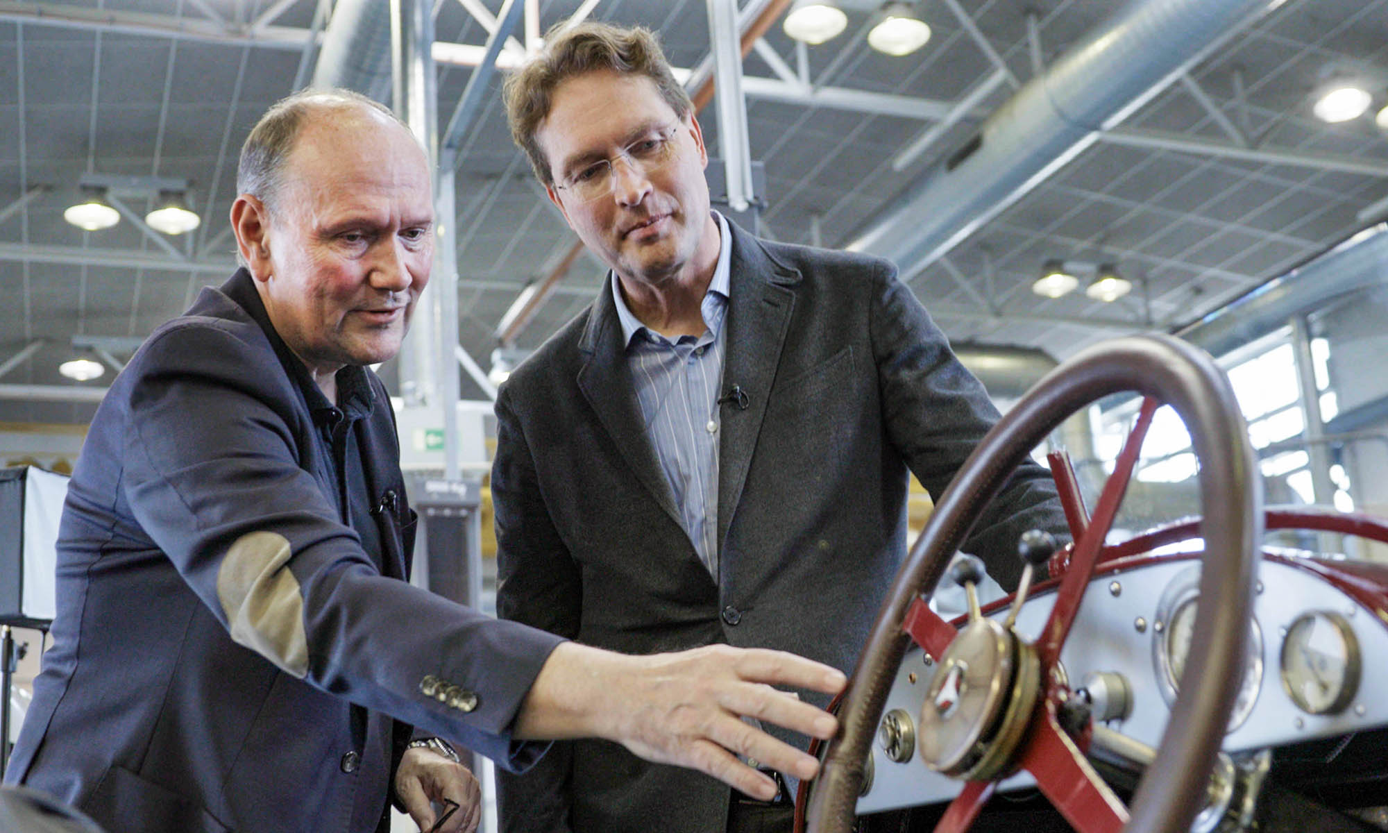 Ola Källenius, CEO de Mercedes, asegura que los motores de gasolina tendrán una vida más larga a la esperada.