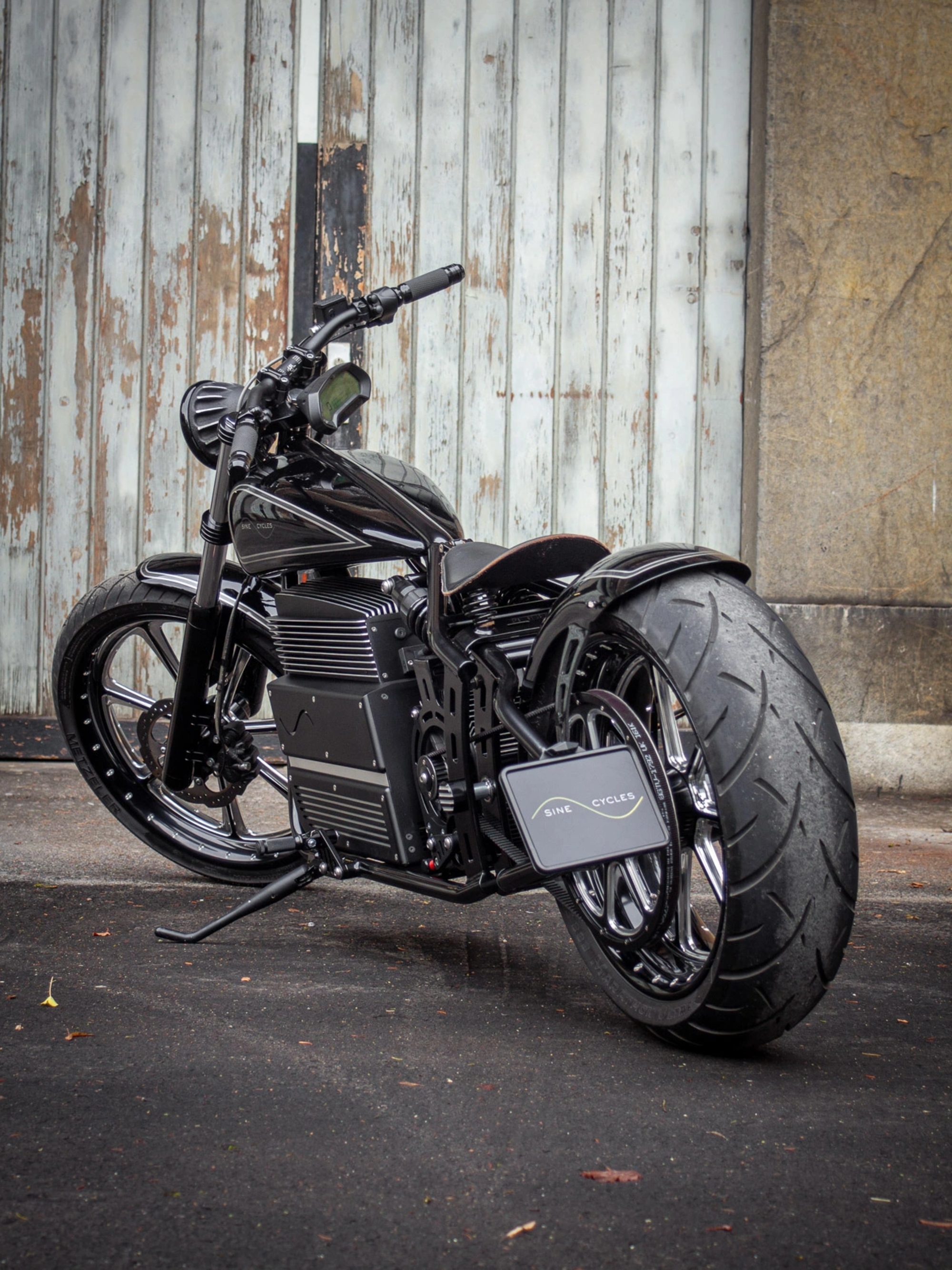 La King Current es una motocicleta muy larga y baja. La King Current es una motocicleta muy larga y baja.