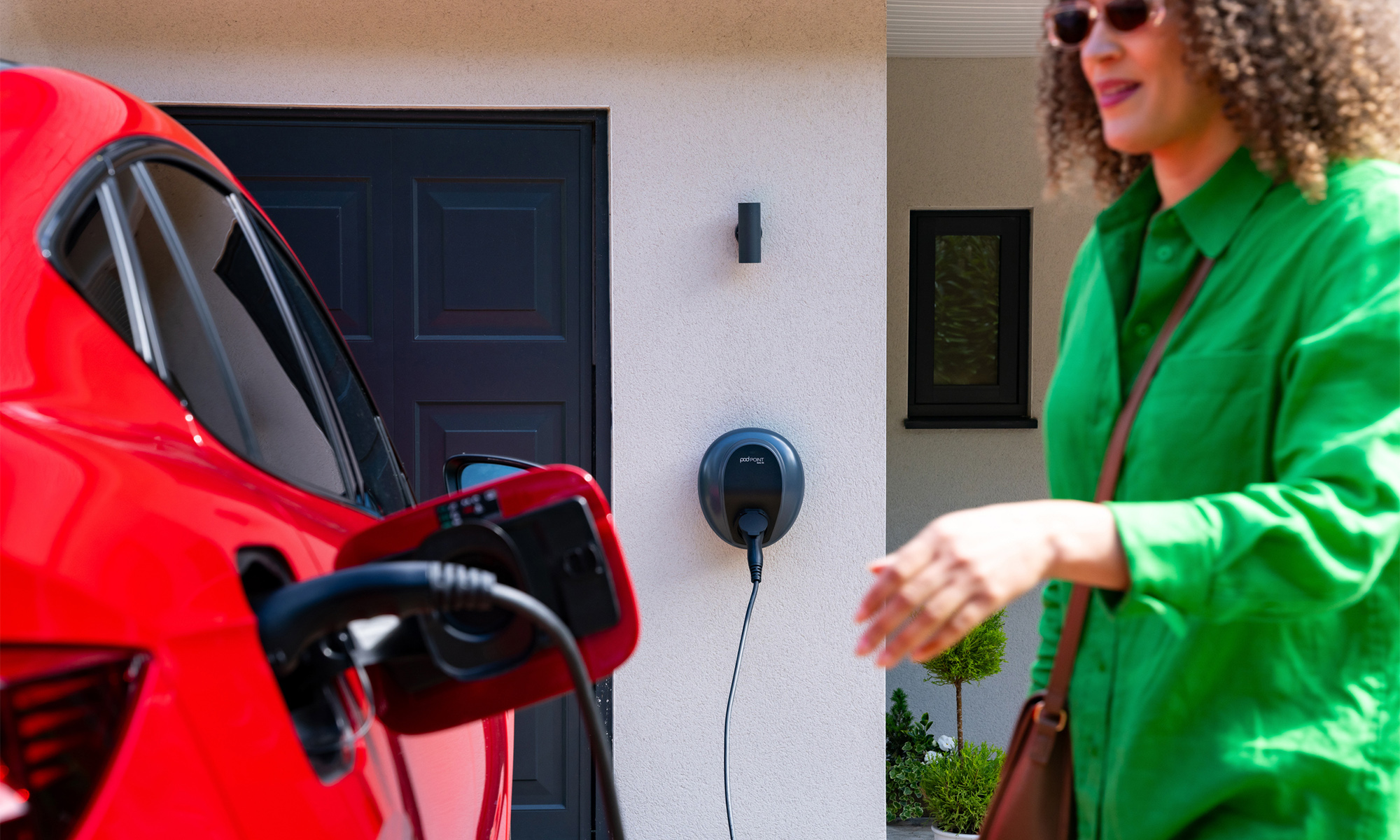ocu denuncia irregularidad autonomia coches electricos