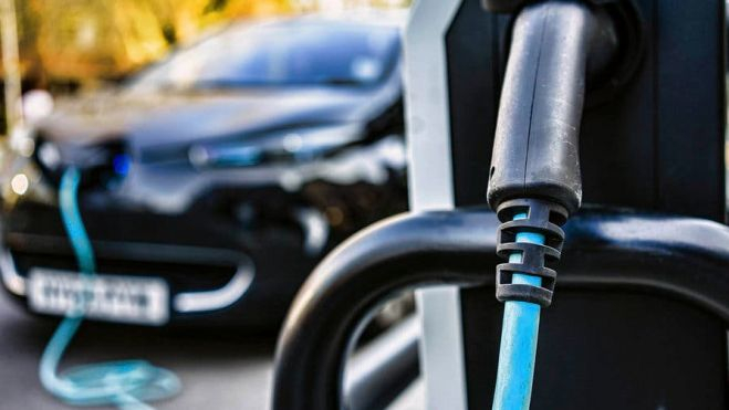 La red de recarga pública creció el año pasado un 60% respecto al año anterior, a pesar de que a nivel mundial la cuota de mercado de los coches eléctricos no superó el 1%. La red de recarga pública creció el año pasado un 60% respecto al año anterior, a pesar de que a nivel mundial la cuota de mercado de los coches eléctricos no superó el 1%.