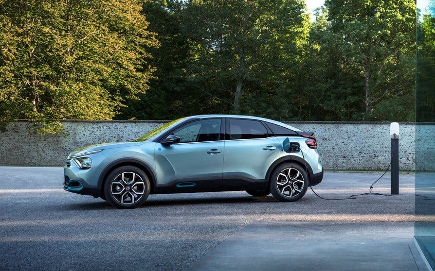  ¡Descubierto! Este es el nuevo Citroën ë-C4, un compacto convertido en SUV eléctrico 