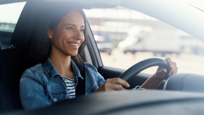 mujeres incomodas concesionario taller coche 1