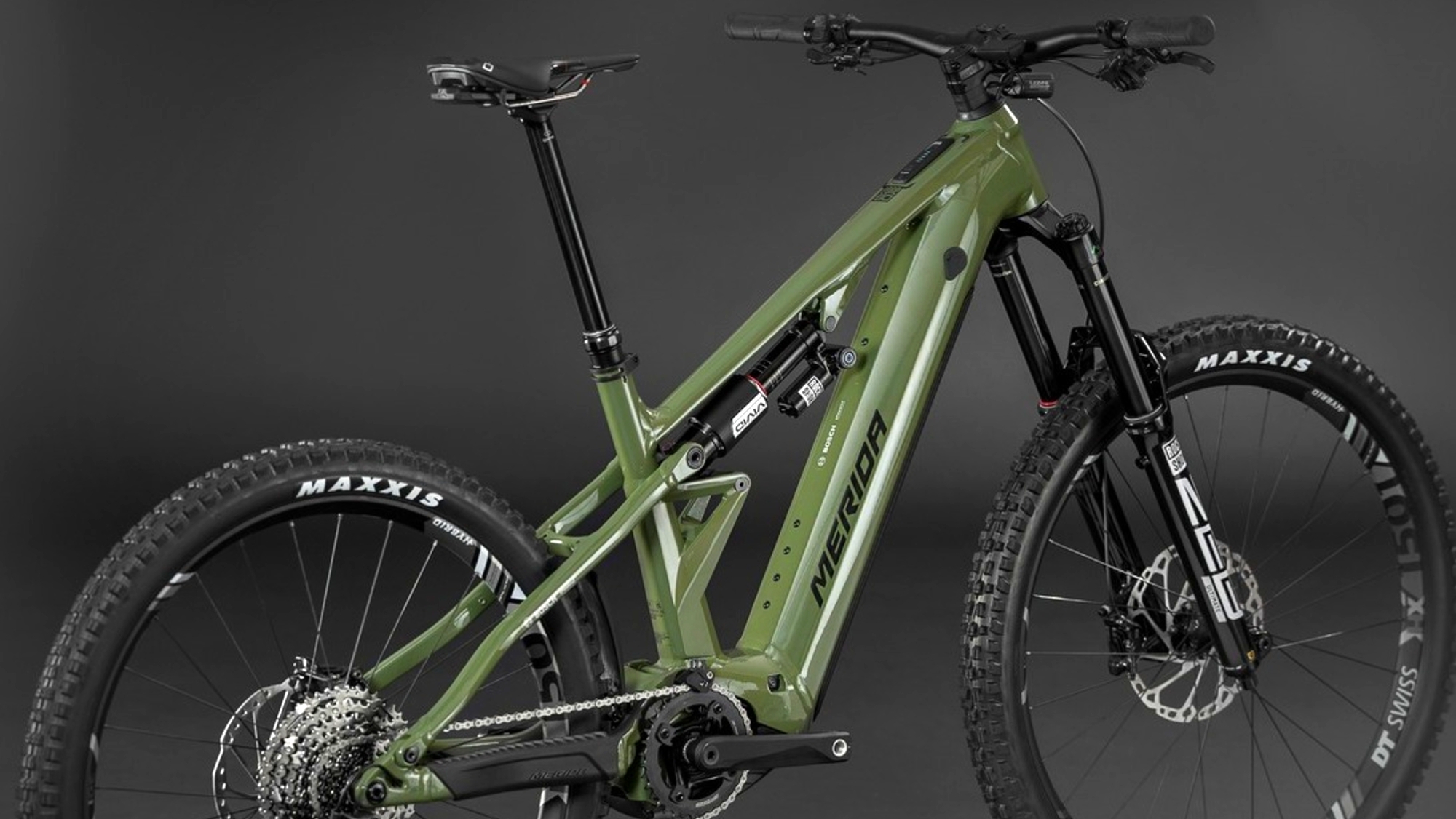 Yanerivelez.oficial erome shes not easy to contact so you