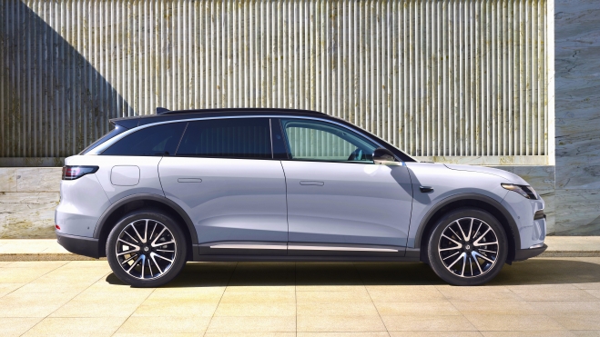leapmotor c11 1.024 km autonomía 18.800 euros alternativa con motor híbrido al Tesla Model Y Leapmotor España4