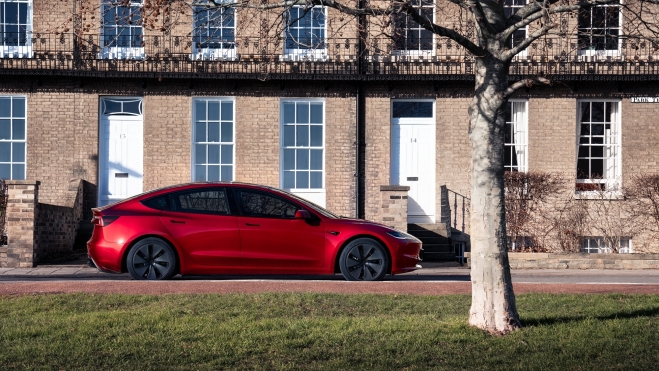 Tesla Model 3 Lateral Tesla Model 3 Lateral