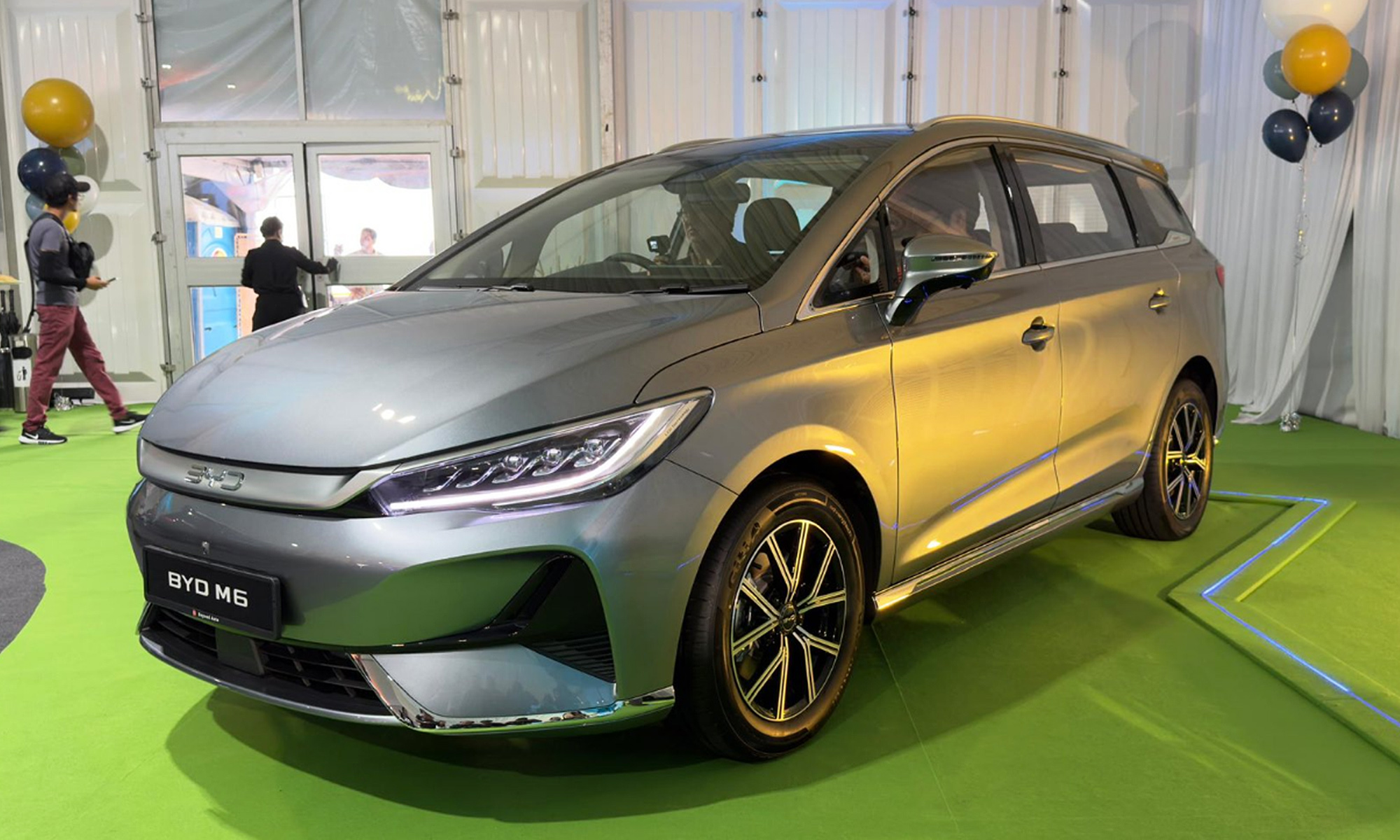 byd m6 monovolumen