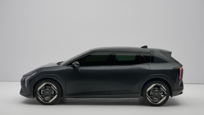 YDRAY kia ev4 hatchback baseline yuka steel grey ext studio static highres 002 (1) YDRAY kia ev4 hatchback baseline yuka steel grey ext studio static highres 002 (1)