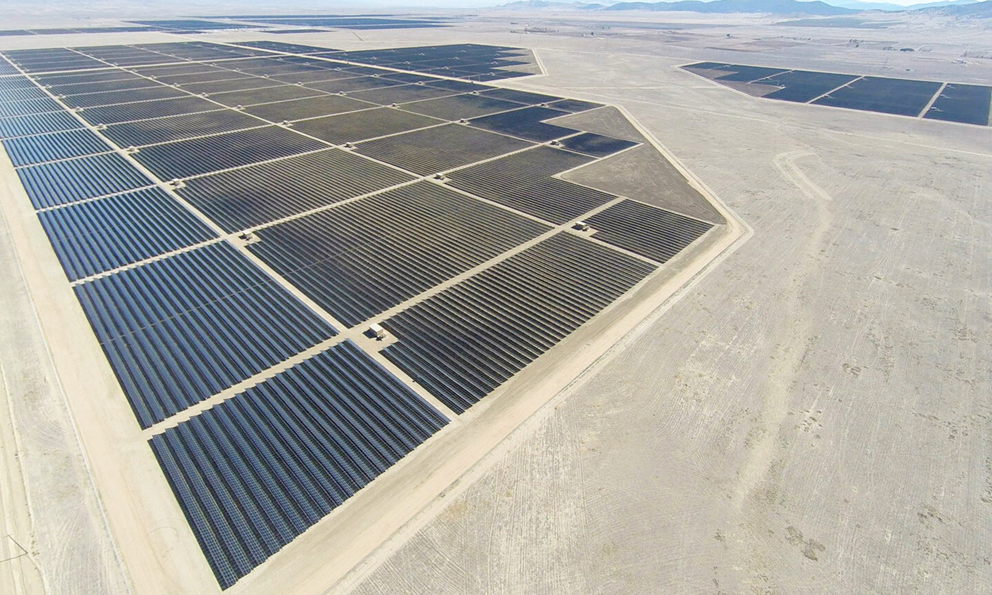 sol reactor mas grande del mundo parque solar elon musk 2