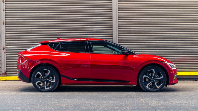 kia ev6 11.779 € descuento 528 km autonomía SUV eléctrico de KIA, en oferta2 kia ev6 11.779 € descuento 528 km autonomía SUV eléctrico de KIA, en oferta2