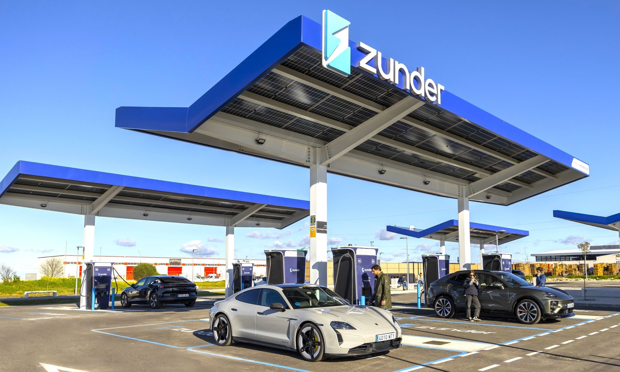 Zunder ya opera 200 estaciones en España, Francia y Portugal. Y sus puntos de carga ya pueden ser operados a través de la app de Repsol.