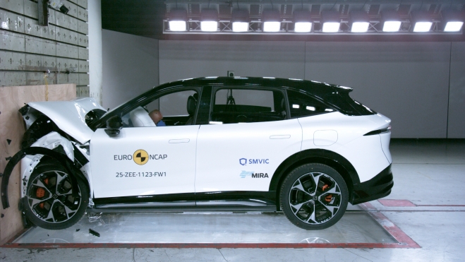 Zeekr 7x SUV eléctrico carga más rápido Tesla,seguridad pariente Volvo pronto España (4)