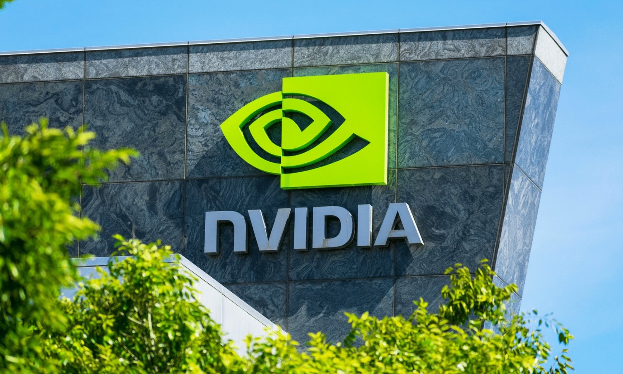 Nvidia se ha convertido en un titán con un valor bursátil histórico.