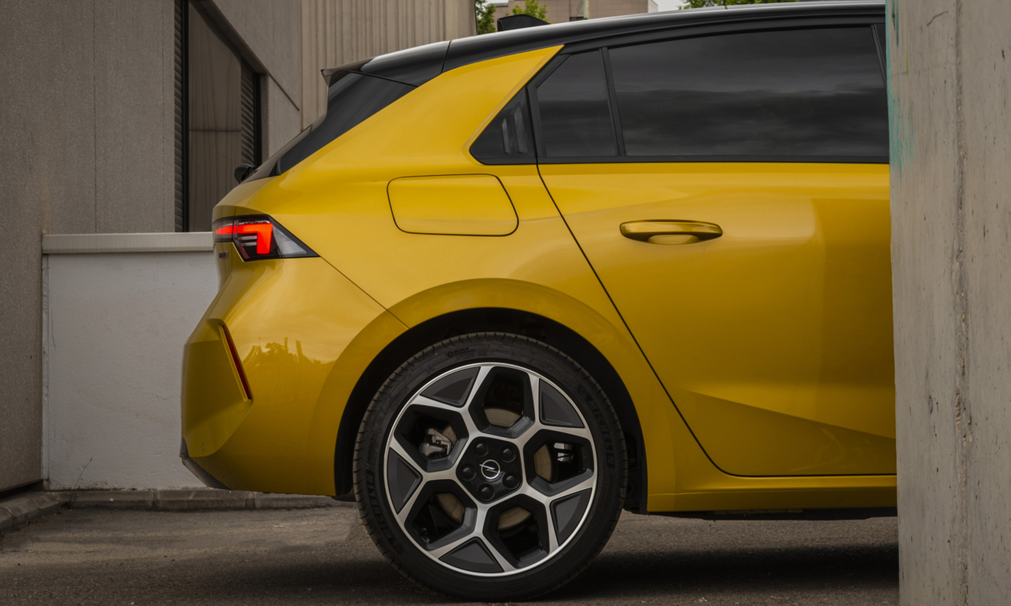 opel astra phev hibrido enchufable 1